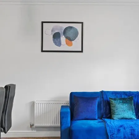 Stylish House Sleeps 10 بيت للعطل *