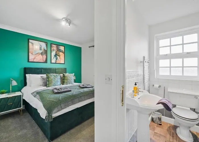 Stylish House Sleeps 10 Vakantiehuis *