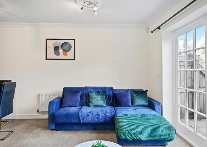 Vakantiehuis Stylish House Sleeps 10