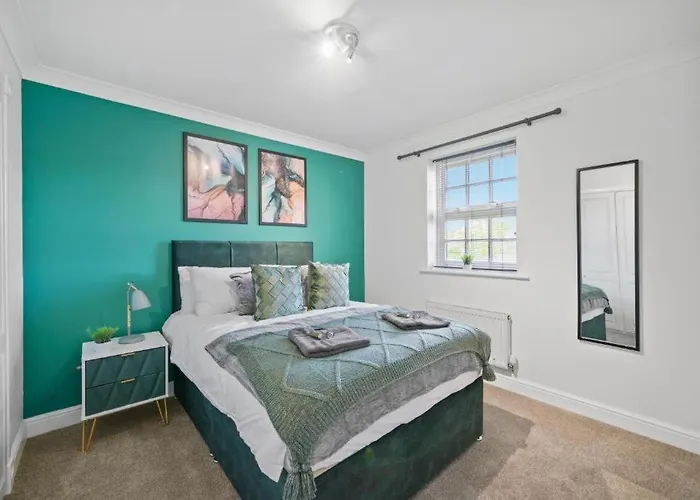 Stylish House Sleeps 10 * York