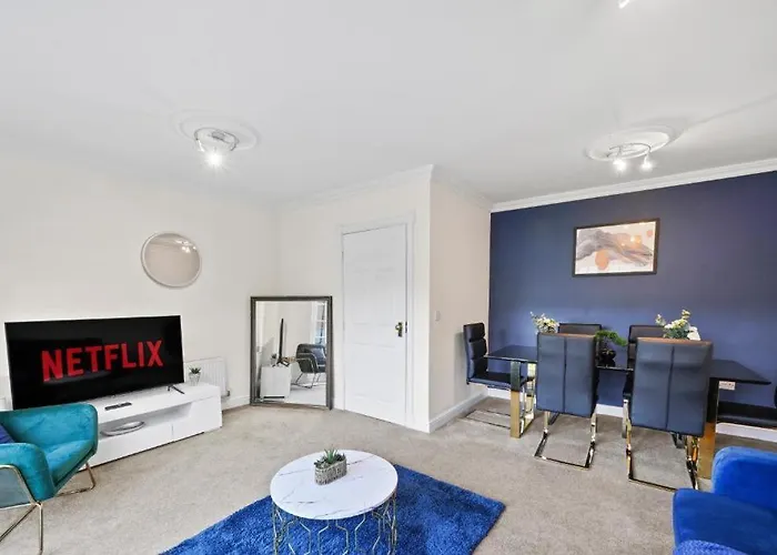 Stylish House Sleeps 10 Vakantiehuis *