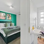 Stylish House Sleeps 10 Casa de Férias *