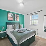Stylish House Sleeps 10 * York