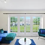 Stylish House Sleeps 10 * York