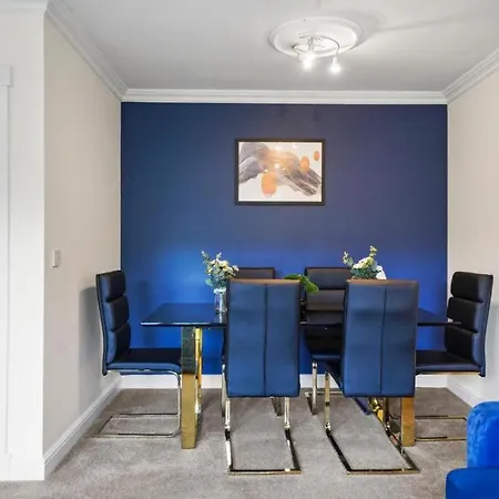 Semesterbostad Stylish House Sleeps 10 York