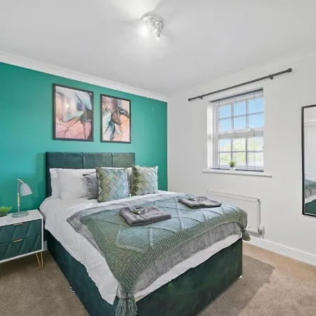 Stylish House Sleeps 10 * York